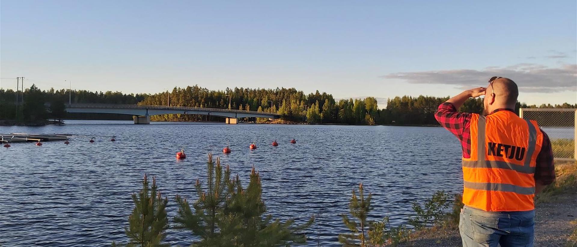 Etsivä tähyää Saimaalle