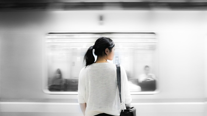 Odottaa metroa