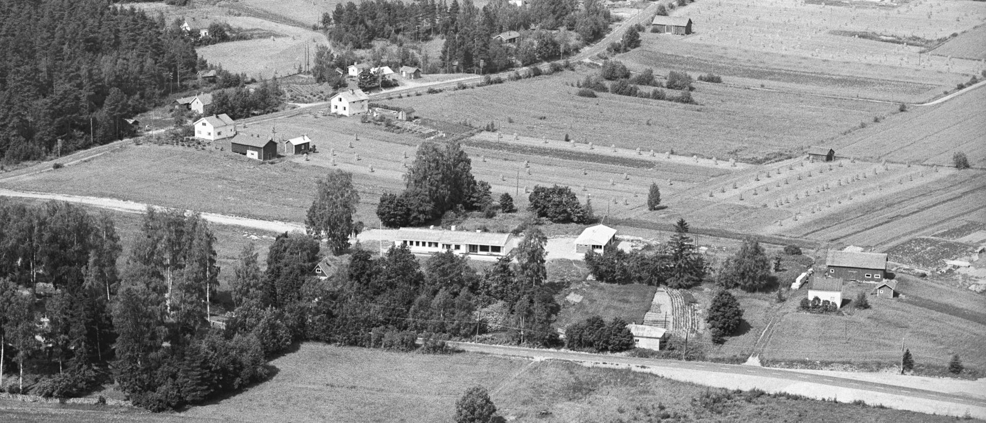 Vanha kuva keskustaajamasta