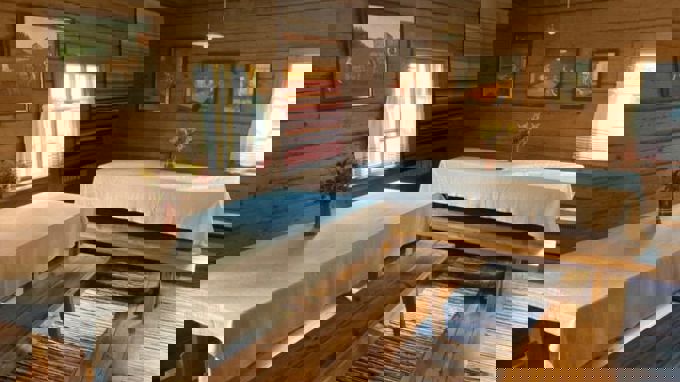 Ruokolahti-talon pirtin pöydät