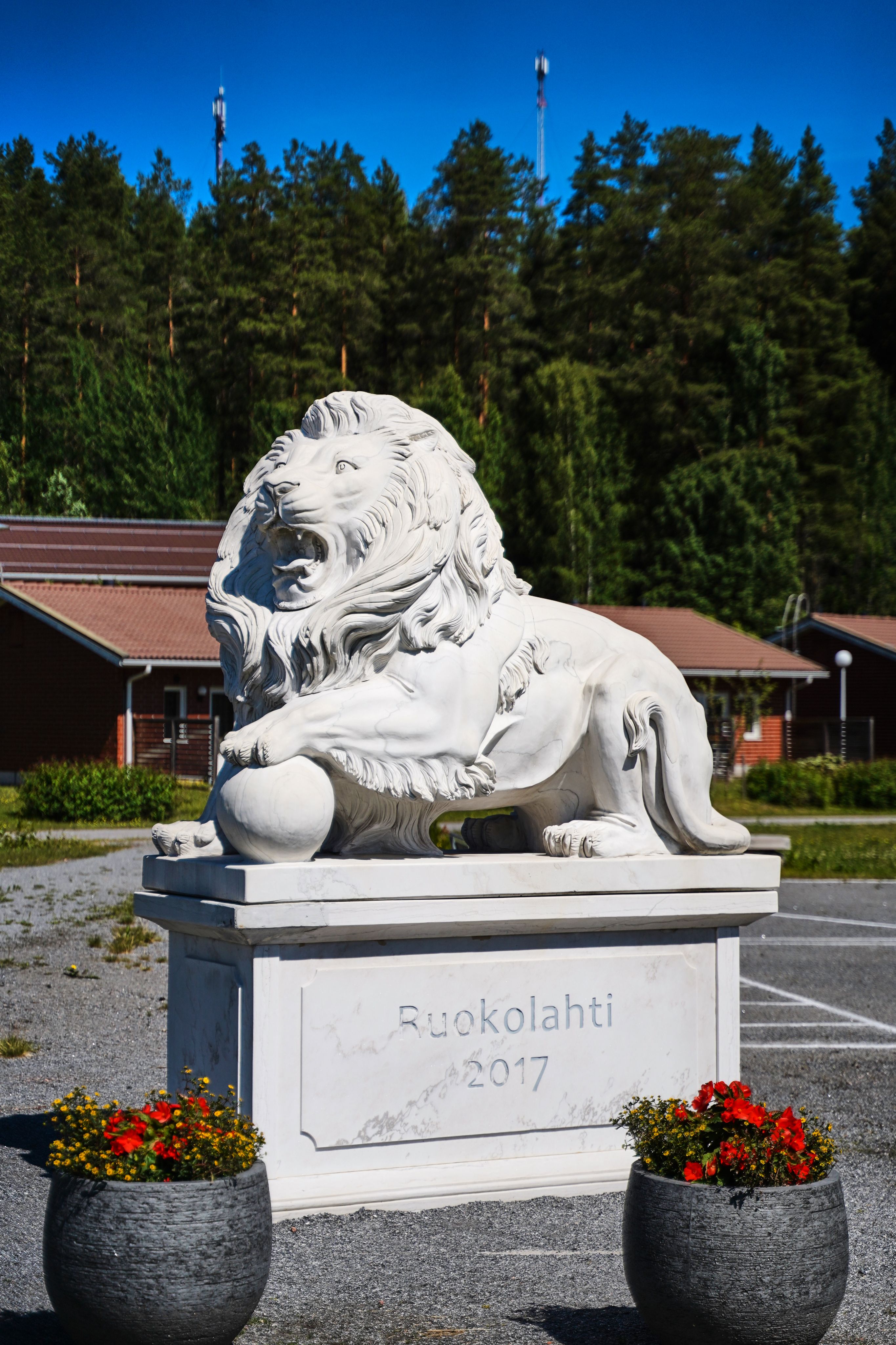 Leijonapatsas Ruokolahden torilla