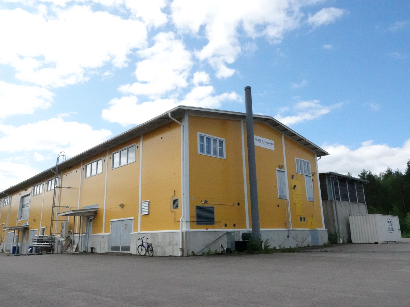 Koivukeskuskatu 10 halli